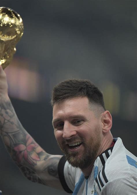 Messi Y El Fútbol Un Amor De Toda La Vida Nacido En Rosario Llevó A