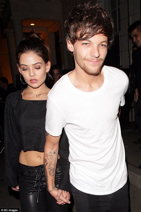 louis tomlinson lands in nyc after split from girlfriend daily mail online