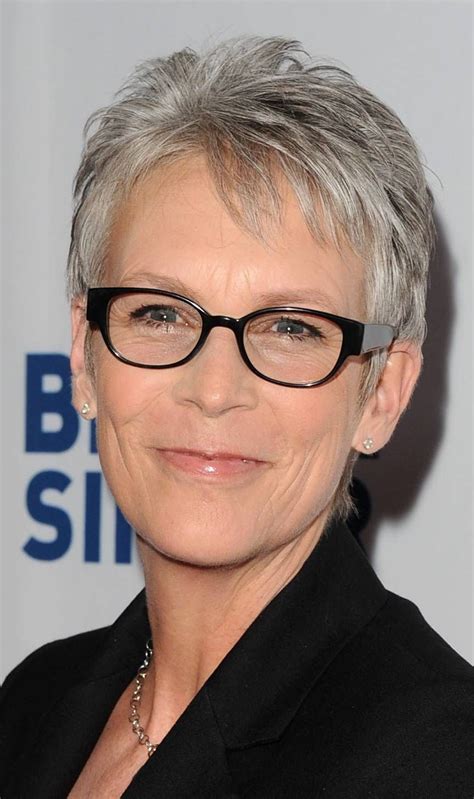 If blow drying your hair is too much work, this cut is for you! Jamie Lee Curtis Haircut Front And Back View - Wavy Haircut