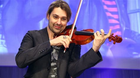 Bongartz, jurista, profesor de violín y subastador del mismo instrumento, hijo de la bailarina estadounidense dove garrett. David Garrett sagt nach Bandscheibenvorfall Konzerte ab ...