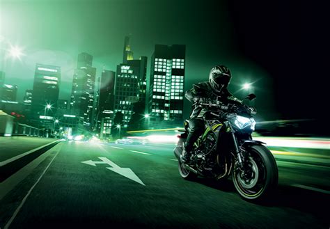 Kawasaki Z Supernaked Motorcycle Superb Power Handling