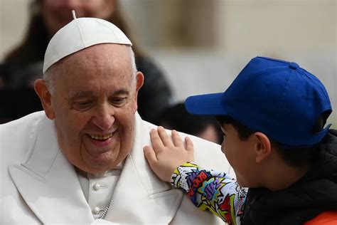 Papa Francisco é Internado Em Roma Para Tratar Infecção Respiratória