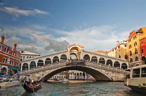 Rialto Bridge The Old Bridge With Romantic Impression