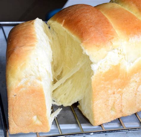 It's versatile enough to work as a dinner roll, for below is my recipe for sourdough hokkaido milk bread using a sweet stiff starter and a stand mixer with a dough hook. Japanese milk bread recipe- How to make the softest bread ever