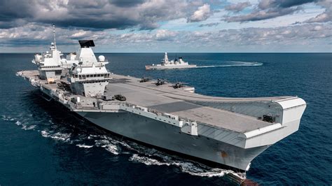Hms Queen Elizabeth And Hms Dragon Type Destroyer In The Background X R Warshipporn