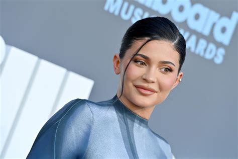 Kylie Jenner Says Kris Jenner Delivered Her Daughter Stormi