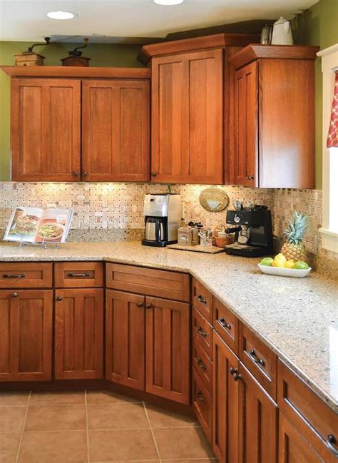 If you're thinking about making over your kitchen, start with your cabinets. 20 Perfect Kitchen Wall Colors with Oak Cabinets for 2019 ...