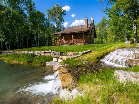 A cozy log cabin tucked back in the montana pines. Classic Montana Log Cabin - Eureka