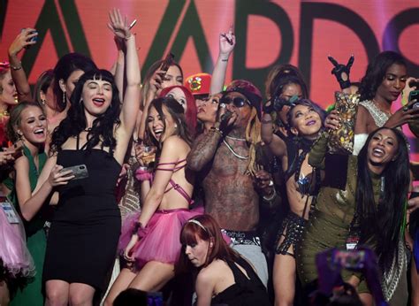 Lil Wayne Performed With A Bunch Of Porn Stars At The Avn