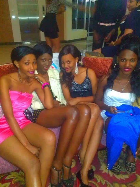 Warembo Wa Redds Miss Tanzania 2013 Wakiwa Arusha Kwenye Hotel