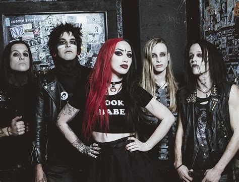 New Years Day Video Di “im About To Break You” Mydistortionsit