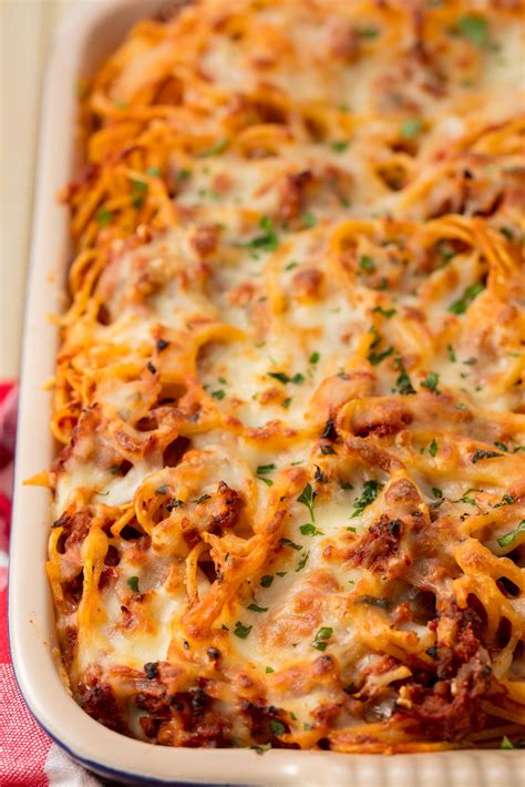 Best Baked Spaghetti Recipe How To Make Baked Spaghetti Casserole
