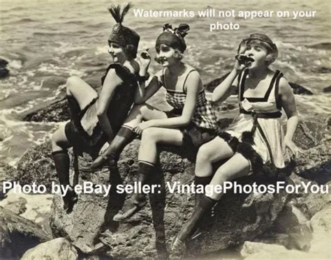 Vintageoldantique Sexy 1920s Flappers Girls Swimsuit Pinup Beach
