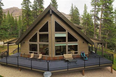 Yellowstone national park, the grand tetons and jackson wy all nearby! 12 Dreamy Yellowstone Cabins You Can Rent for your Next ...