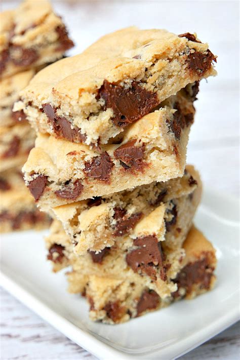 Easy Chocolate Chip Bars With Yellow Cake Mix Cake Walls