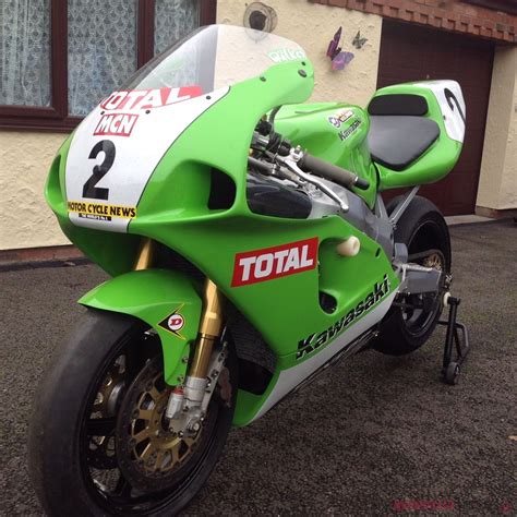 Looking for trademy superbike popular content, reviews and catchy facts? Chris walker`s 1999 BSB Kawasaki ZX7RR race bike British ...