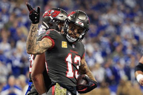 Watch Mike Evans With Two Of His Easiest Touchdowns Of The Season