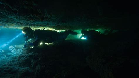 Inside The Blue Hole With Kenny Broad Photos Diving The Labyrinth