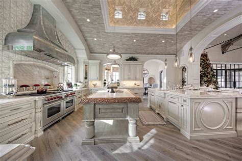 Luxury Kitchen That Hood For The Home In 2019 Luxury Luxury Kitchens