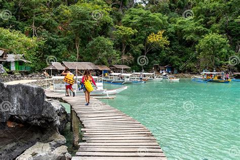 Tourists Visiting The Kayangan Lake At Coron Island Palawan