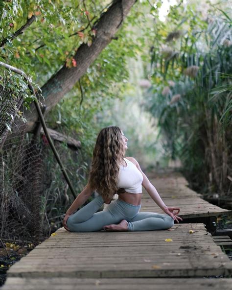 yogaflexibility Yoga ao ar livre Treinos de ioga Inspiração yoga