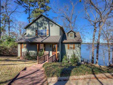 These Are The 5 Best Lake Houses For Sale Right Now Near Dfw