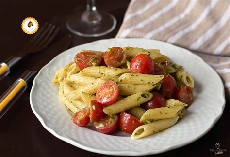 Penne Rigate Con Pesto E Pomodorini Primo Piatto Facile