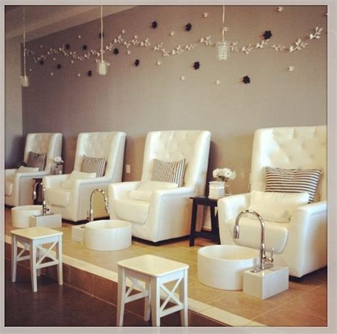 Luxurious Looking And Very Soothing Those Pedicure Chairs Know How To
