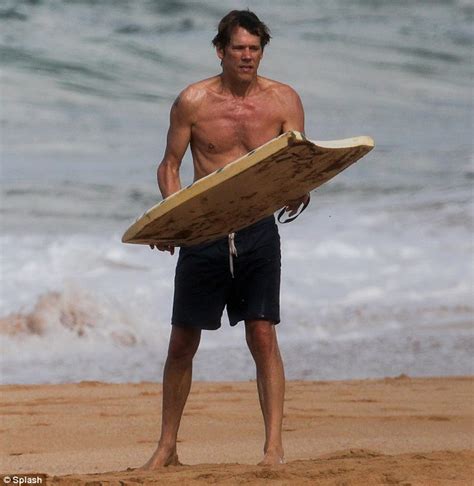 kevin bacon and kyra sedgwick flaunt their super toned bodies on beach vacation daily mail online