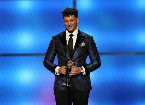 Chiefs Qb Patrick Mahomes Takes Mvp Top Offensive Player Awards