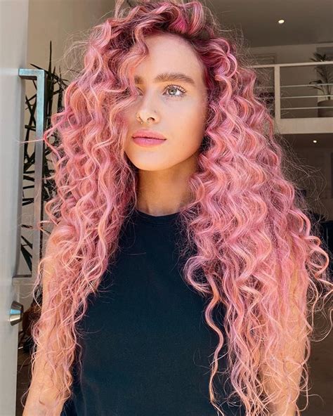 australian artist bel pipsqueekinsaigon instagram photos and videos curly pink hair long