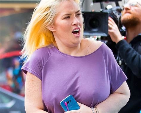 Mama June Goes Bra Free In Nyc Showing Off Boob Job After Lb Weight Loss Daily Mail