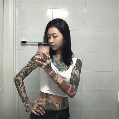 Tattoo Artist Lina Ahn Ahnlina Asian Tattoo Girl Girl Tattoos Tattoed Girls