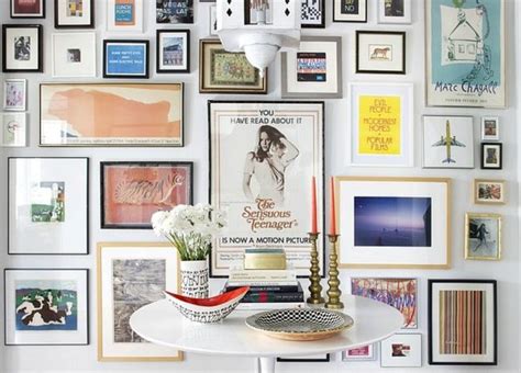 25 Captivating Entryways That Embrace The Beauty Of The Gallery Wall