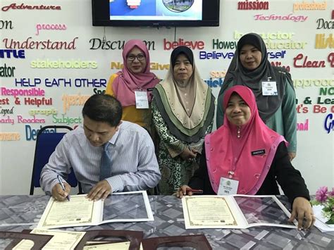 Tarikh penggal dan cuti persekolahan di malaysia ditentukan oleh kementerian pendidikan malaysia (kpm). PLC-Inovasi Jalin Kerjasama Pendidikan Labuan - Brunei ...