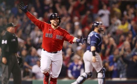 Mlb Red Sox Ejerce Opción De Contrato De Christian Vázquez