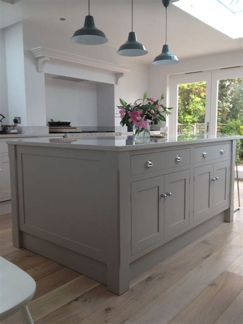 Speak to one of our design consultants today. Pale Grey Shaker with Silestone 'Lagoon' worktop | Grey ...