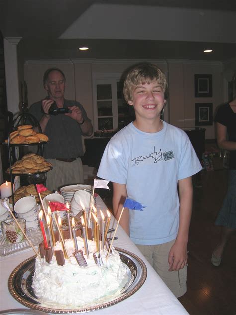 Are you stuck for ideas on what to buy a tween? Medieval Times/Knight party for a 12-year-old boy ...