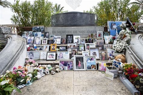 Attentat Nice Memorial - Attentat Nice Memorial / Images de l'attentat de Nice: le parquet de