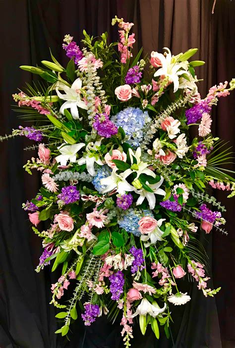 Sympathy Arrangements | Williamsburg Floral