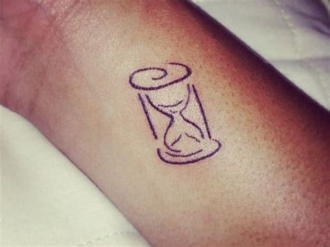 Meaningful Hourglass Tattoos Ultimate Guide