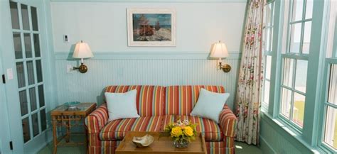 Who are the owners of the hotel iroquois? Mackinac Island Accommodations | Rooms | Hotel Iroquois