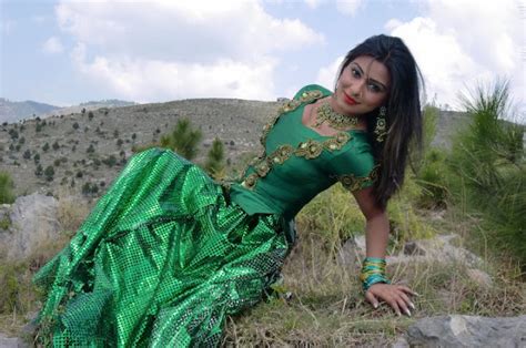 Dua Qureshi Pskiatani Pashto Film Actress And Dancer Very Hot And Sexy Stills Free Wallpapers