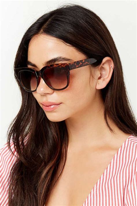 square tortoiseshell sunglasses sunglasses tortoise shell sunglasses sunglasses women