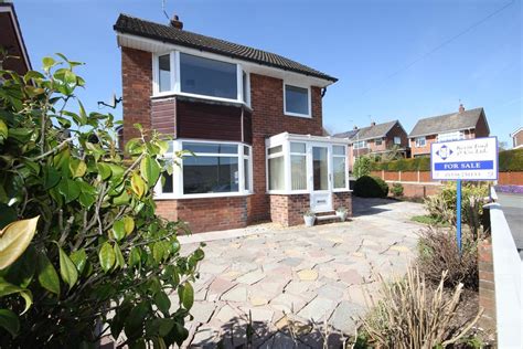 Beverley Crescent Forsbrook 3 Bed Detached House £240000