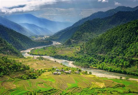 Bhutan The Hidden Kingdom Definitive Guide Odyssey Traveller