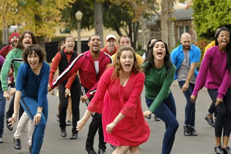 Crazy Ex Girlfriend Handles Mental Illness In Heartwarming And Relevant Way Perfect For Quarantine