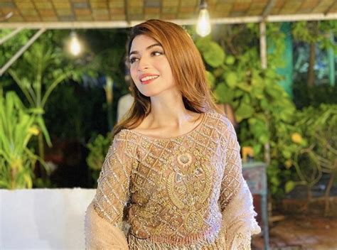 Kinza Hashmi Latest Pictures From Instagram Reviewitpk