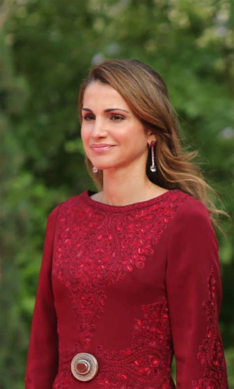 King Abdullah Queen Rania Beauty Hacks Beauty Tips Majesty Style Icon Tiara Hair Beauty
