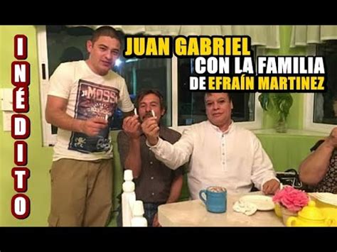 El 27 de enero pasado asesinaron al presentador efraín ruales, en el norte de guayaquil. Juan Gabriel con la familia de Efraín Martinez - YouTube